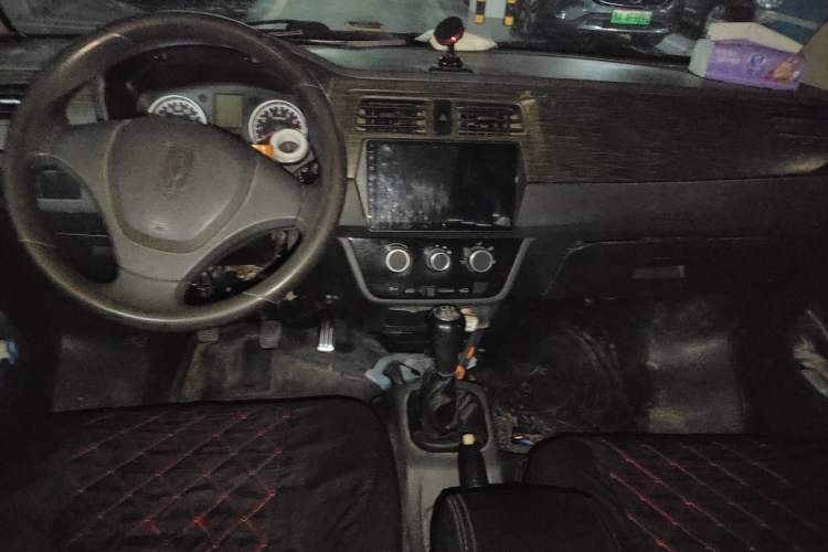 Used Jinbei Hiace X30 2015 1.3L Flagship Model Center Console