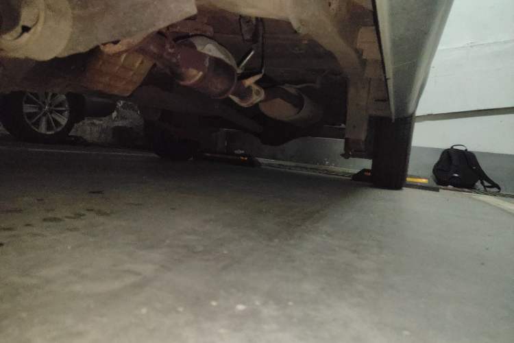 Used Jinbei Hiace X30 2015 1.3L Flagship Model Chassis Front Left