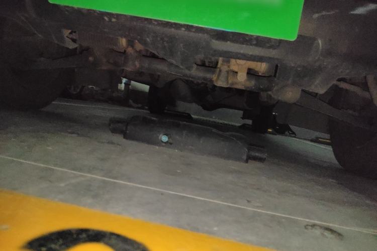 Used Jinbei Hiace X30 2015 1.3L Flagship Model Chassis Front