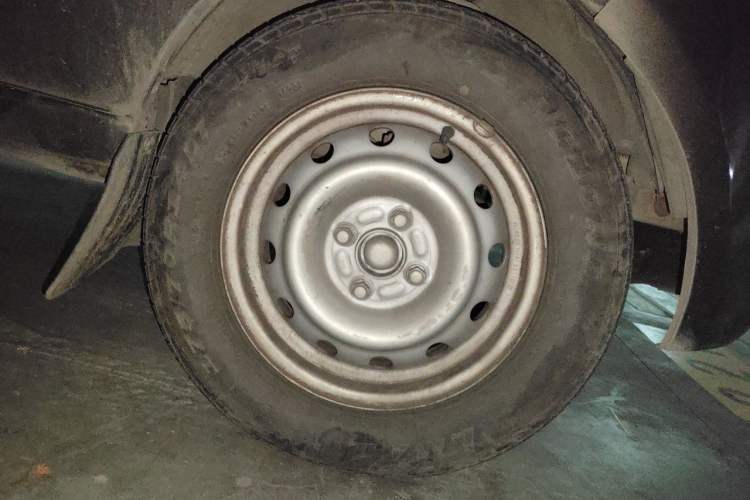 Used Jinbei Hiace X30 2015 1.3L Flagship Model Right Front Wheel Hub