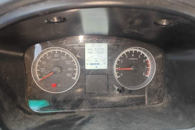 Used Jinbei Hiace X30 2015 1.3L Flagship Model Odometer Close Up