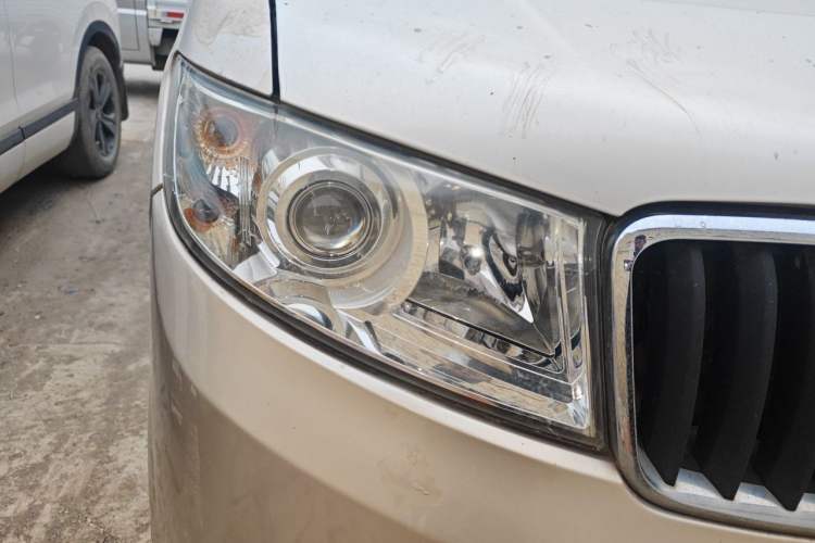 Used Jinbei Hiace X30 2015 1.3L Flagship Model Right Front Headlight