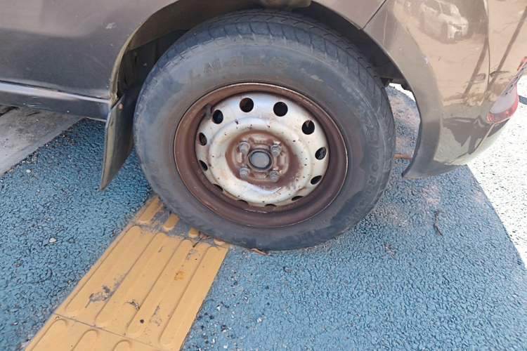 Used Jinbei Hiace X30 2016 1.3L Van Comfort Edition DLCG12 Right Front Wheel Hub