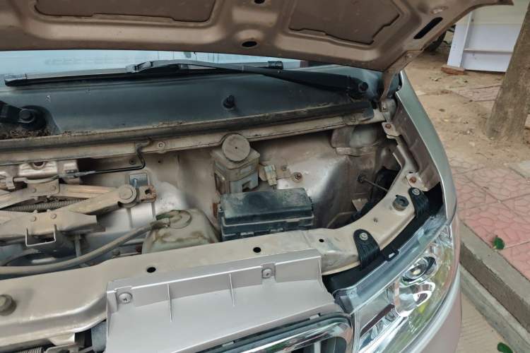 Used Jinbei Hiace X30 2016 1.3L Van Comfort Edition DLCG12 Engine Bay Left