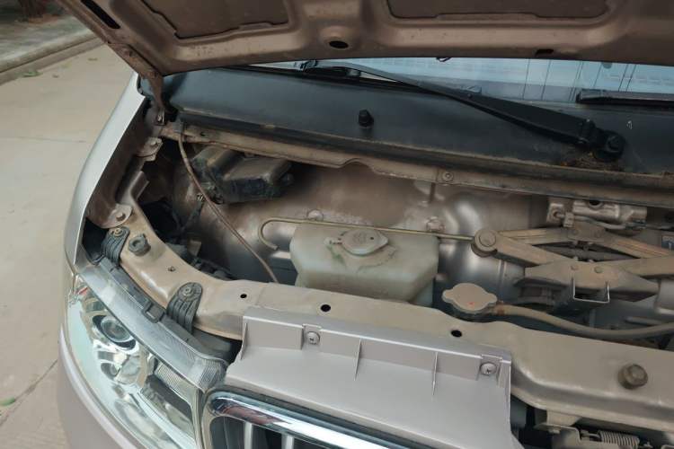 Used Jinbei Hiace X30 2016 1.3L Van Comfort Edition DLCG12 Engine Bay Right