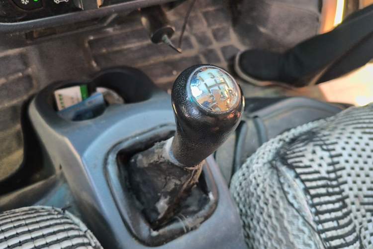 Used Jinbei Hiace X30 2016 1.3L Van Comfort Edition DLCG12 Gear Lever