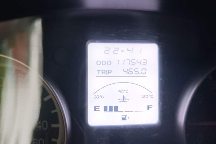Used Jinbei Hiace X30 2016 1.3L Van Comfort Edition DLCG12 Odometer Close Up