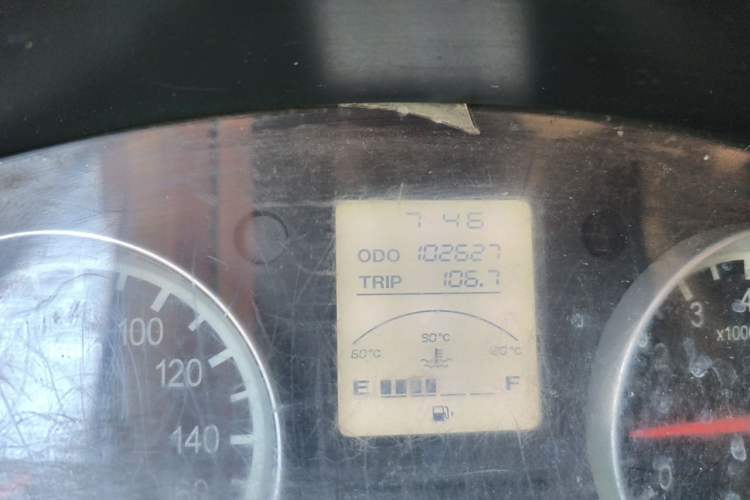 Used Jinbei Hiace X30 2016 1.3L Van Comfort Edition DLCG12 Odometer Close Up