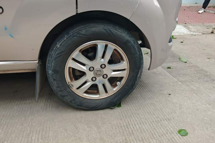 Used Jinbei Hiace X30 2016 1.3L Van Comfort Edition DLCG12 Right Front Wheel Hub
