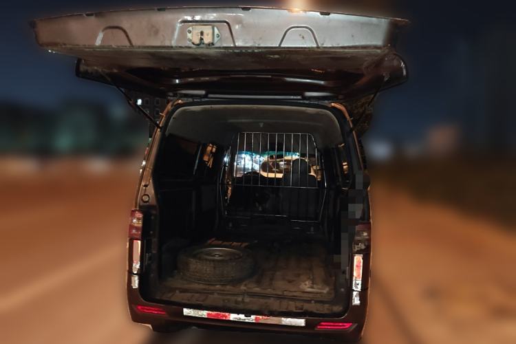 Used Jinbei Hiace X30 2016 1.3L Van Standard Edition DLCG12 Trunk