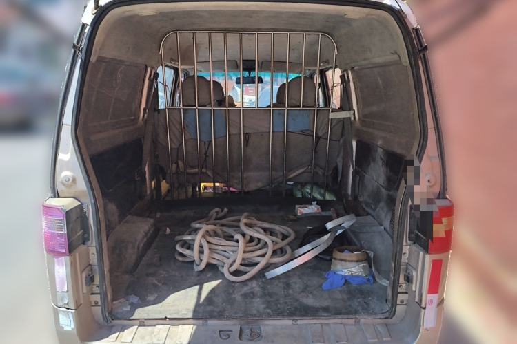 Used Jinbei Hiace X30 2016 1.3L Van Comfort Edition DLCG12 Trunk