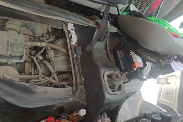 Used Jinbei Hiace X30 2016 1.3L Van Standard Edition DLCG12 Engine Bay