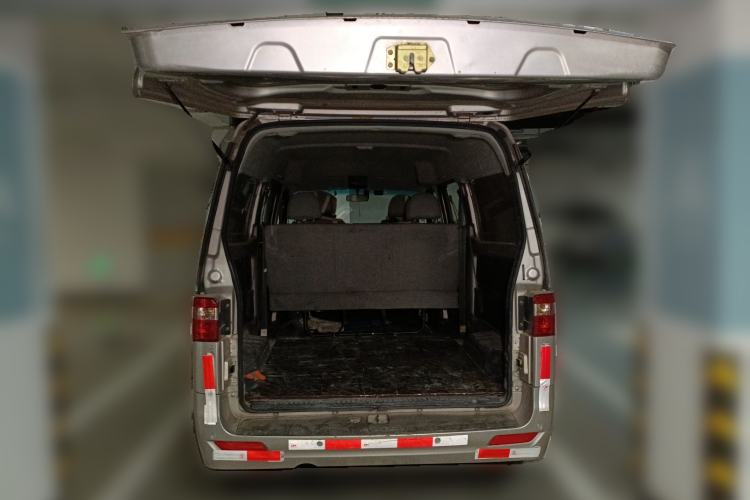 Used Jinbei Hiace X30 2016 1.3L Van Comfort Edition DLCG12 Trunk