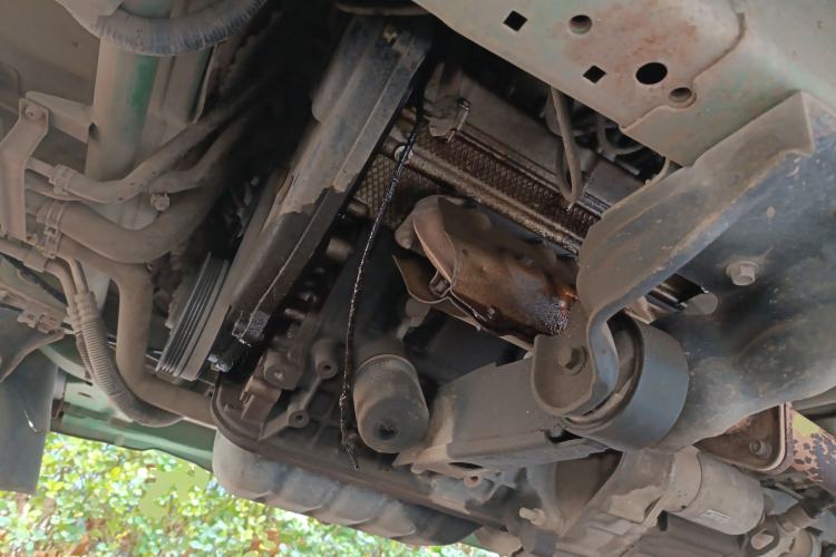 Used Jinbei Hiace X30 2016 1.3L Van Standard Edition DLCG12 Engine Bay