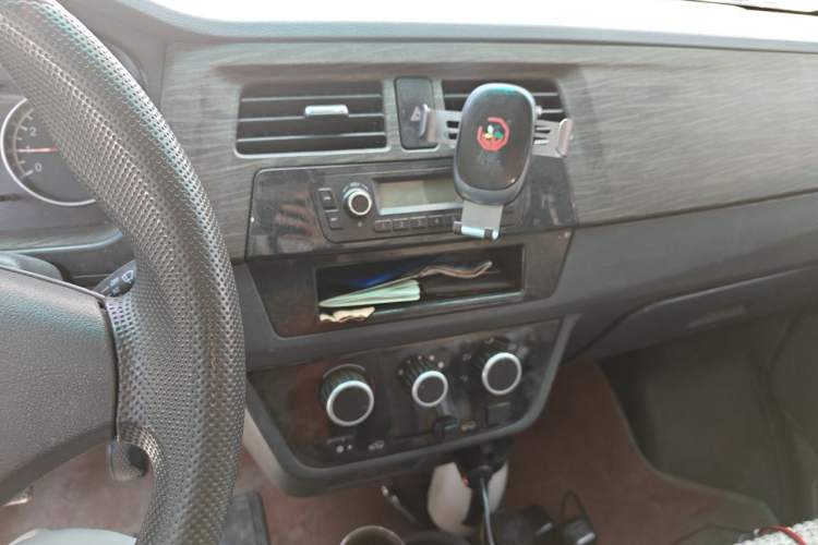 Used Jinbei Hiace X30 2016 1.3L Van Standard Edition DLCG12 Audio And AC Panel