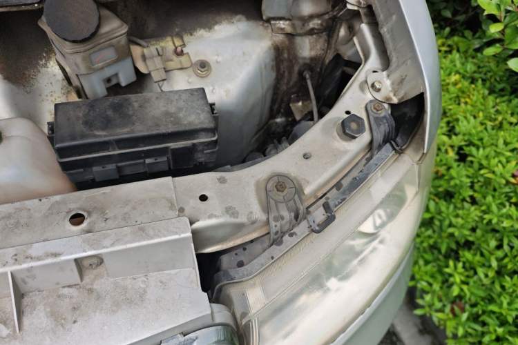 Used Jinbei Hiace X30 2016 1.3L Van Comfort Edition DLCG12 Engine Bay Left