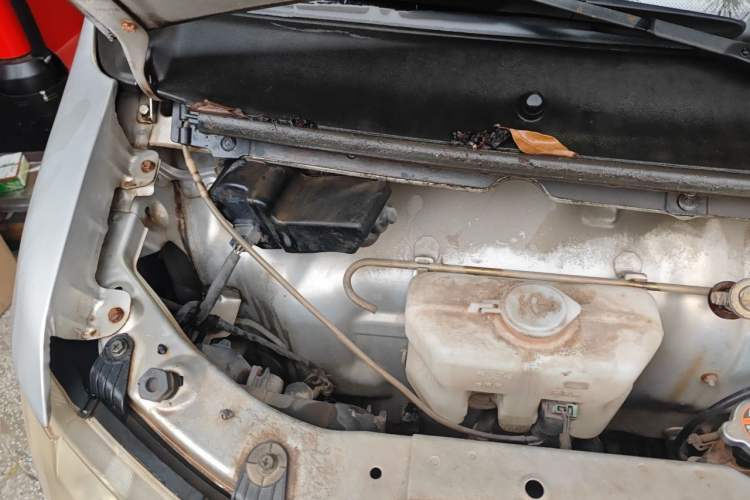 Used Jinbei Hiace X30 2016 1.3L Van Standard Edition DLCG12 Engine Bay Right