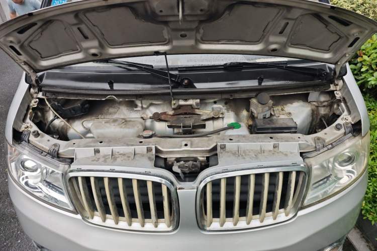 Used Jinbei Hiace X30 2016 1.3L Van Comfort Edition DLCG12 Engine Bay