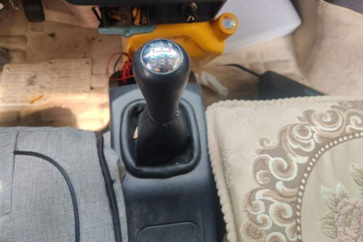 Used Jinbei Hiace X30 2016 1.3L Van Comfort Edition DLCG12 Gear Lever