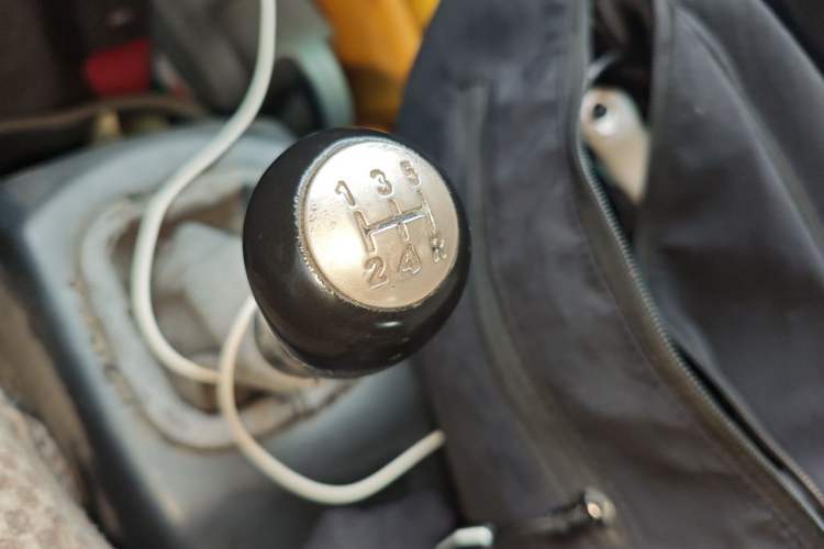 Used Jinbei Hiace X30 2016 1.3L Van Comfort Edition DLCG12 Gear Lever