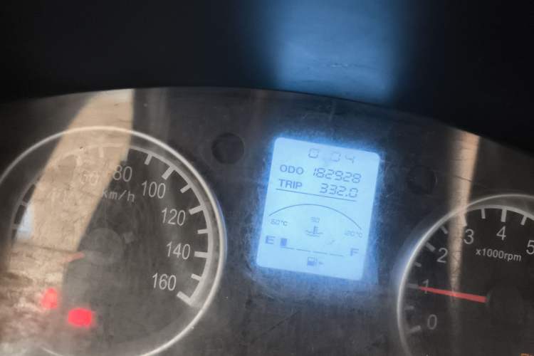 Used Jinbei Hiace X30 2016 1.3L CNG Standard Van Model Odometer Close Up