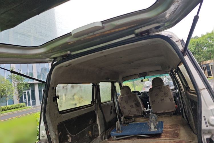 Used Jinbei Hiace X30 2016 1.3L Van Comfort Edition DLCG12 Trunk