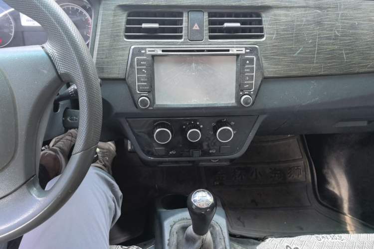 Used Jinbei Hiace X30 2016 1.3L Comfort Model CNG Audio And AC Panel