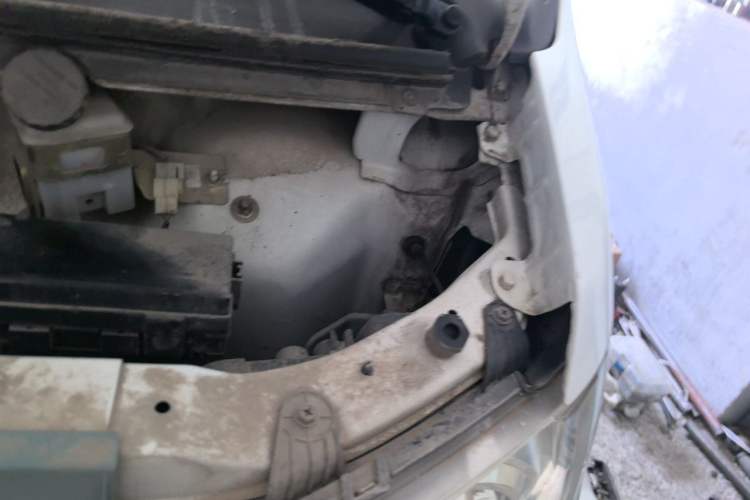 Used Jinbei Hiace X30 2016 1.3L Van Comfort Edition DLCG12 Engine Bay Left