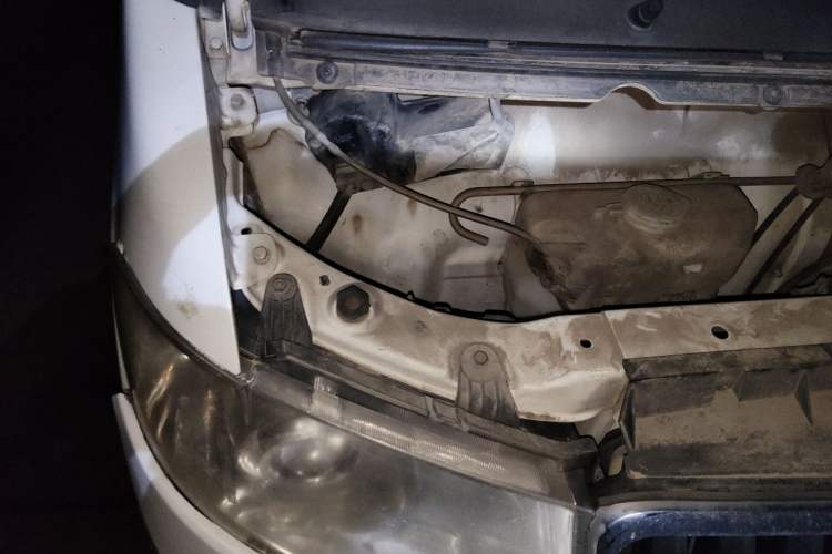 Used Jinbei Hiace X30 2016 1.3L Van Standard Edition DLCG12 Engine Bay Right