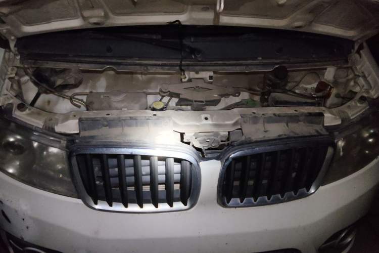 Used Jinbei Hiace X30 2016 1.3L Van Standard Edition DLCG12 Engine Bay