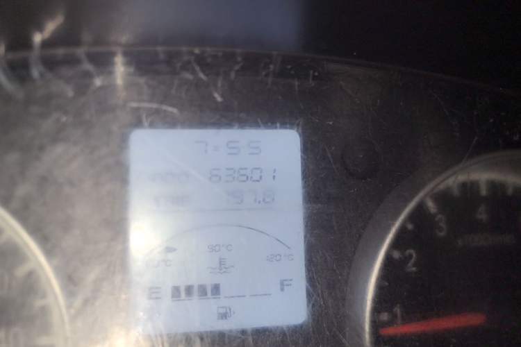 Used Jinbei Hiace X30 2016 1.3L Van Comfort Edition DLCG12 Odometer Close Up