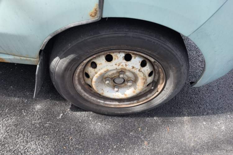 Used Jinbei Hiace X30 2016 1.3L Comfort Model CNG Right Front Wheel Hub