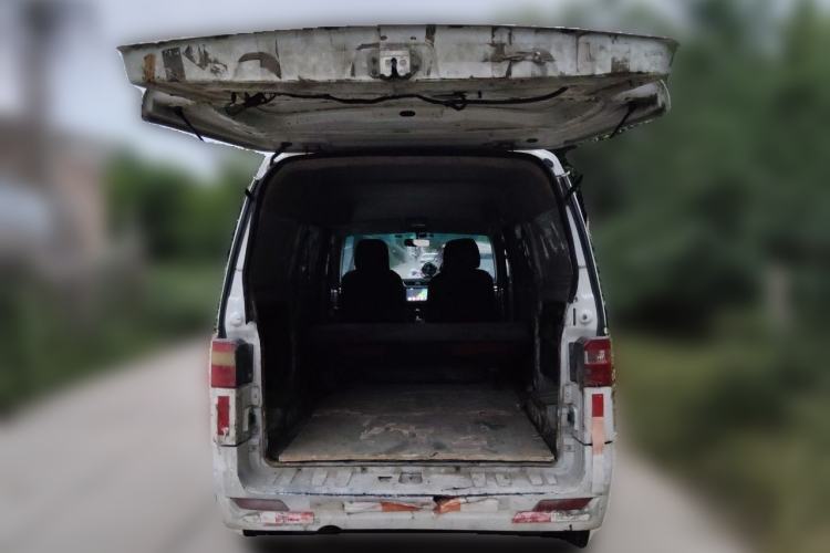 Used Jinbei Hiace X30 2016 1.3L Van Standard Edition DLCG12 Trunk