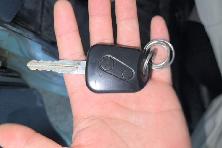 Used Jinbei Hiace X30 2016 1.3L Van Comfort Edition DLCG12 Vehicle Key