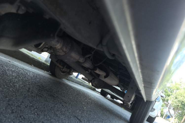 Used Jinbei Hiace X30 2017 1.5L Comfort Model DLCG14 Chassis Front Left