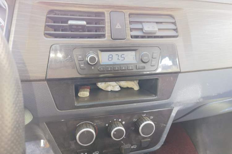 Used Jinbei Hiace X30 2017 1.5L Comfort Model DLCG14 Audio And AC Panel