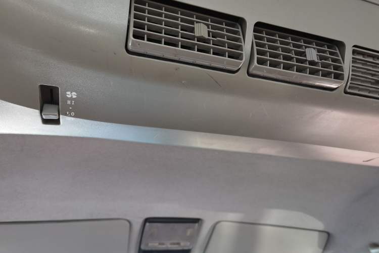 Used Jinbei Hiace X30 2017 1.5L Comfort Model DLCG14 Headliner
