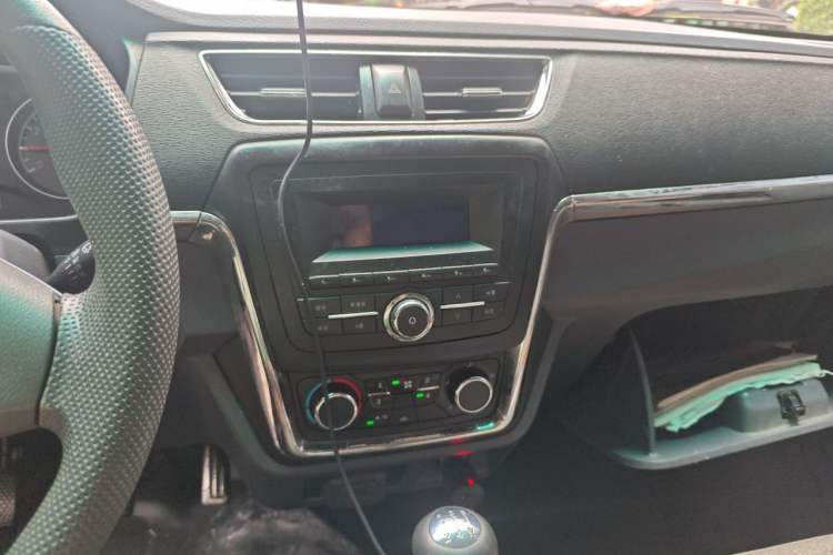 Used Jinbei Hiace X30 2018 1.3L Cargo Van Standard Version DLCG12 Audio And AC Panel