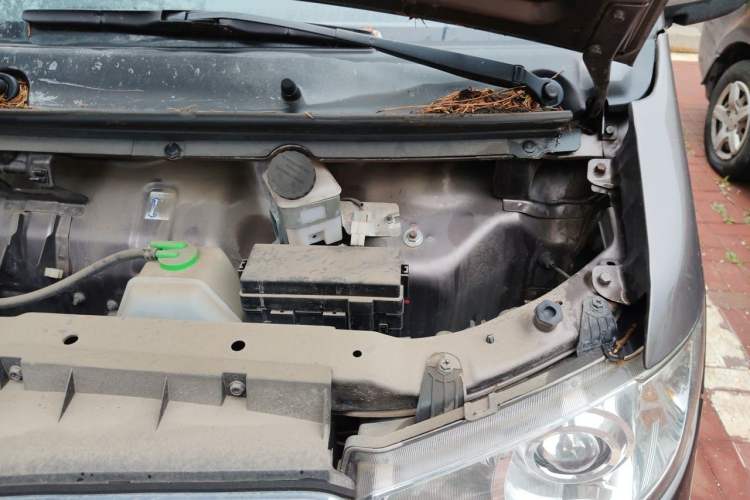 Used Jinbei Hiace X30 2018 1.5L Standard Edition DLCG14 Engine Bay Left