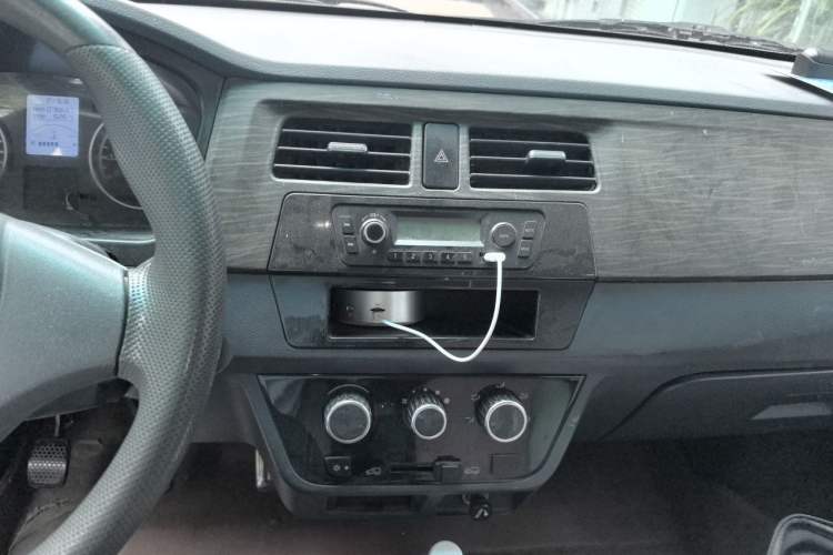 Used Jinbei Hiace X30 2018 1.3L Comfort Model DLCG12 Audio And AC Panel