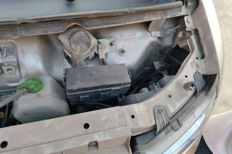Used Jinbei Hiace X30 2018 1.3L Comfort Model DLCG12 Engine Bay Left