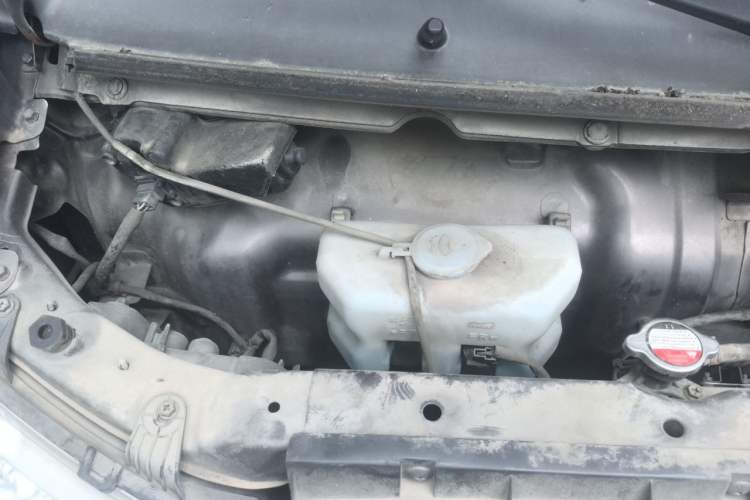 Used Jinbei Hiace X30 2018 1.3L Comfort Model DLCG12 Engine Bay Right