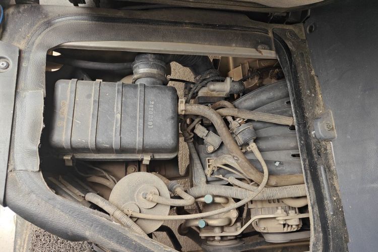 Used Jinbei Hiace X30 2018 1.3L Comfort Model DLCG12 Engine Bay Right