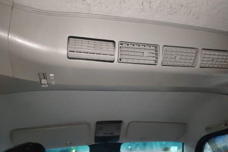 Used Jinbei Hiace X30 2018 1.5L CNG Cargo Van Comfort Model DLCG14 Headliner