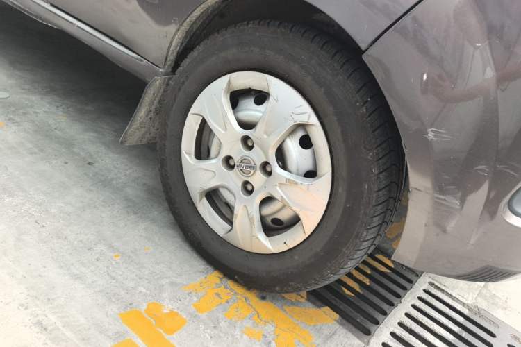 Used Jinbei Hiace X30 2018 1.3L Comfort Model DLCG12 Right Front Wheel Hub