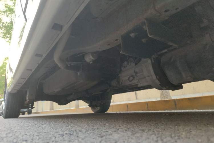 Used Jinbei Hiace X30 2018 1.5L Cargo Van Comfort Model DLCG14 Chassis Front Right
