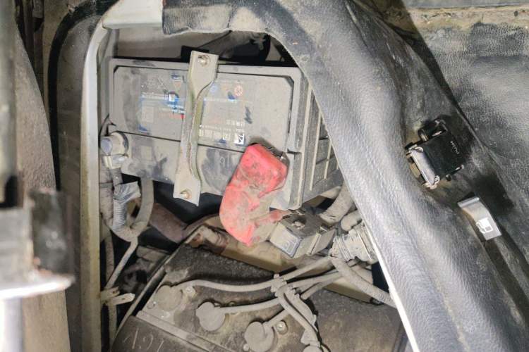 Used Jinbei Hiace X30 2018 1.3L Comfort Model DLCG12 Engine Bay Left