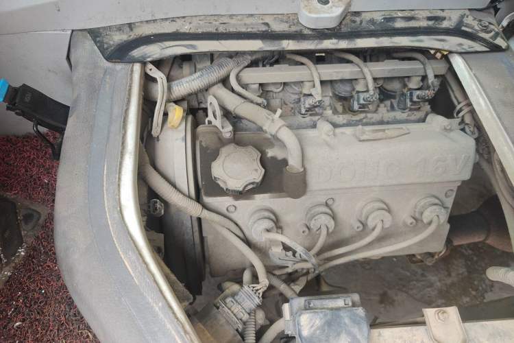 Used Jinbei Hiace X30 2018 1.5L Comfort Model DLCG14 Engine Bay Right
