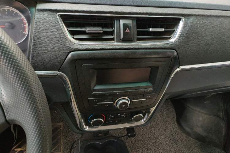 Used Jinbei Hiace X30 2018 1.3L Comfort Model DLCG12 Audio And AC Panel