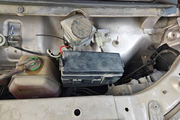 Used Jinbei Hiace X30 2018 1.3L Comfort Model DLCG12 Engine Bay Left